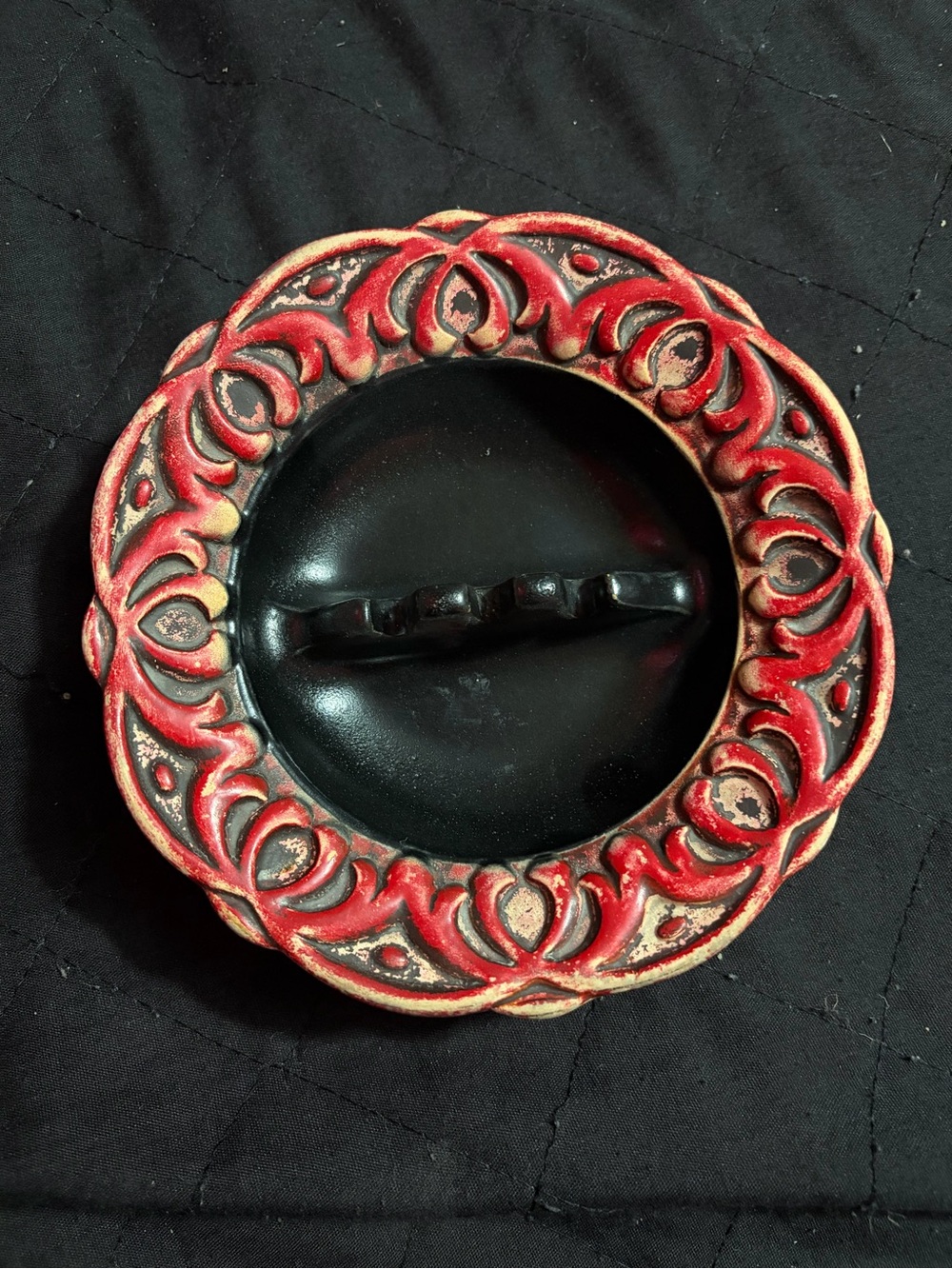 Haeger 2045 red and black ash tray